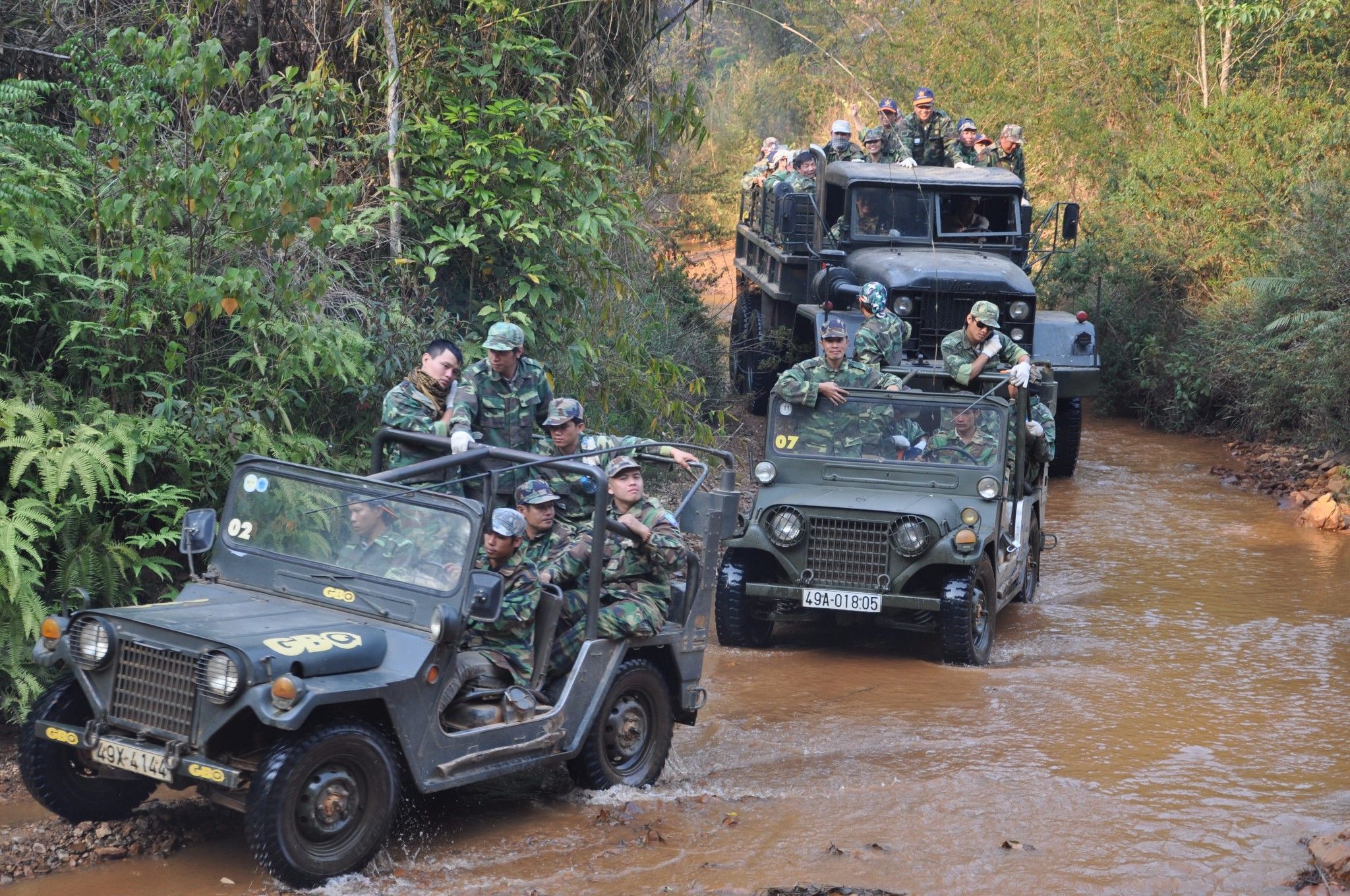 Trải nghiệm thú vị khi sử dụng dịch vụ đi xe jeep ở làng Cù Lần